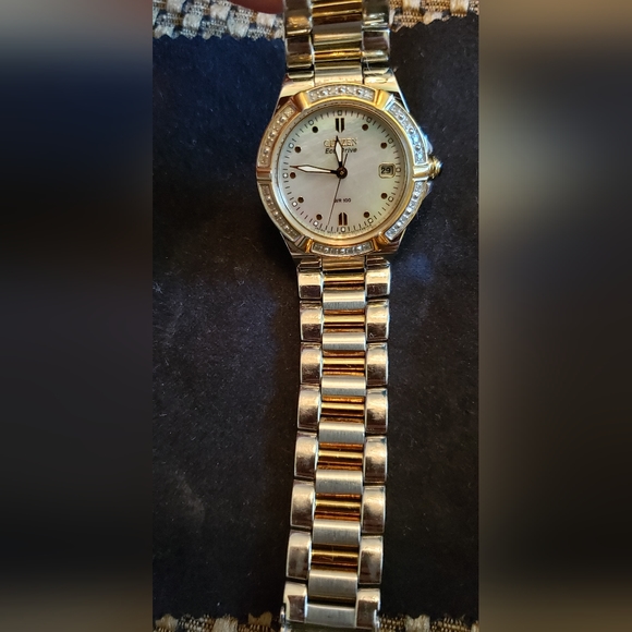 Citizen Eco-Drive Riva, Diamond Accent, MOP, Women's Two-Tone 26mm, EUC! - Picture 15 of 17